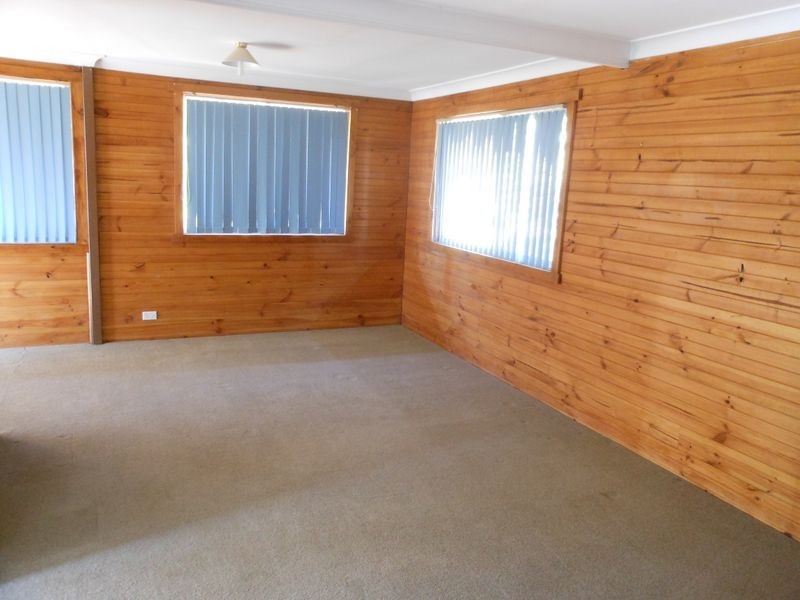 4 Tipperary Lane, Young NSW 2594