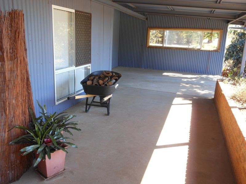 4 Tipperary Lane, Young NSW 2594