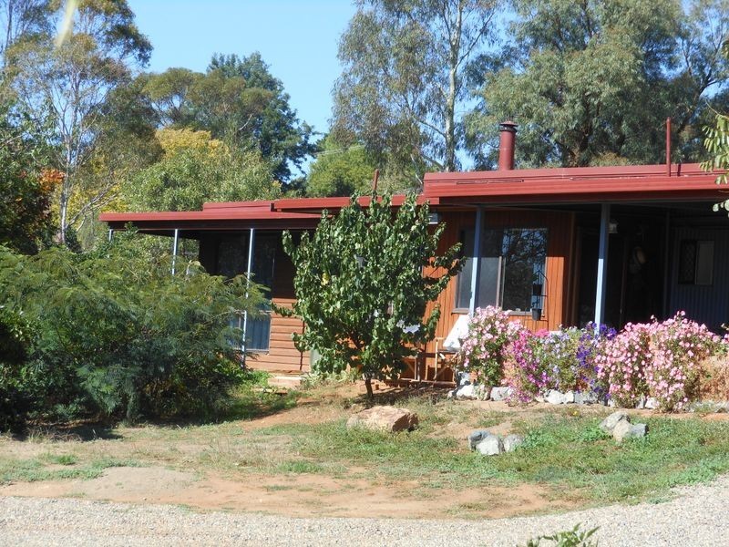 4 Tipperary Lane, Young NSW 2594