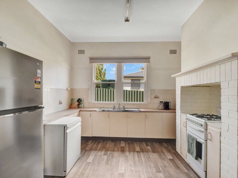 30 McLerie Street, Young NSW 2594