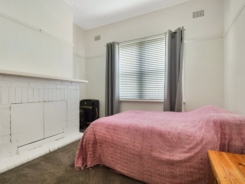 30 McLerie Street, Young NSW 2594