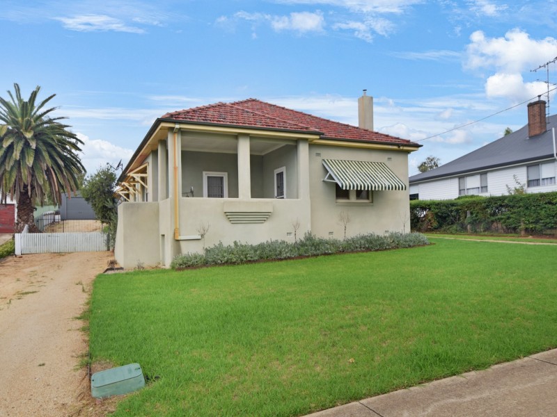 30 McLerie Street, Young NSW 2594