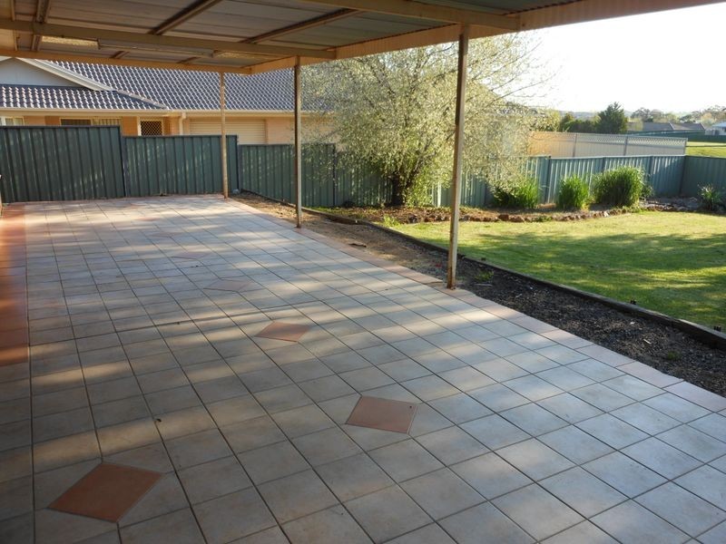 7 Jimmy Noonan Place, Young NSW 2594