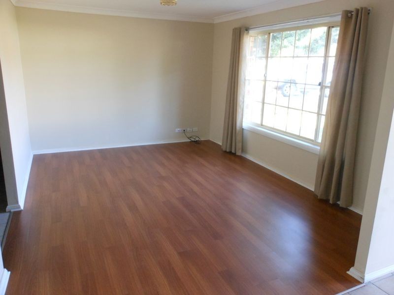 7 Jimmy Noonan Place, Young NSW 2594