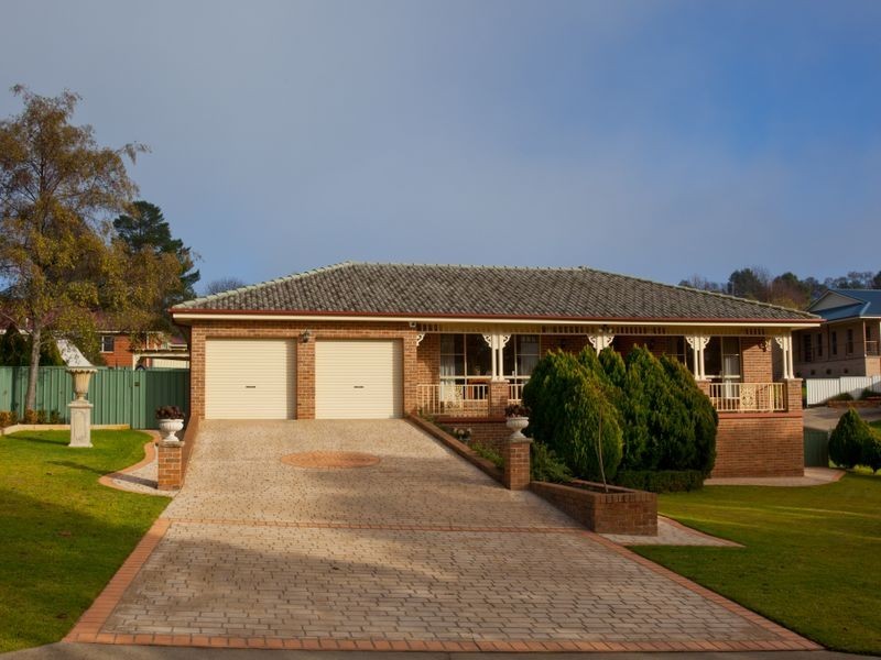 15 Petticoat Lane, Young NSW 2594