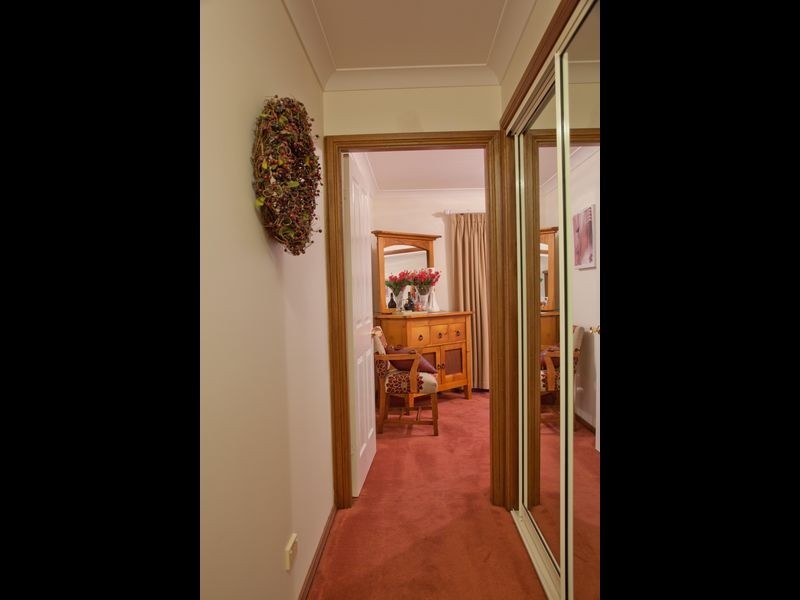15 Petticoat Lane, Young NSW 2594
