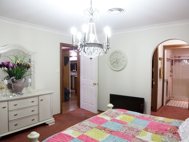 15 Petticoat Lane, Young NSW 2594