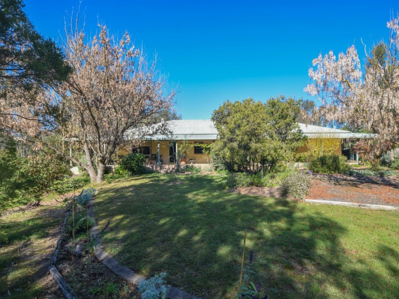 70 Pitstone Road, Young NSW 2594