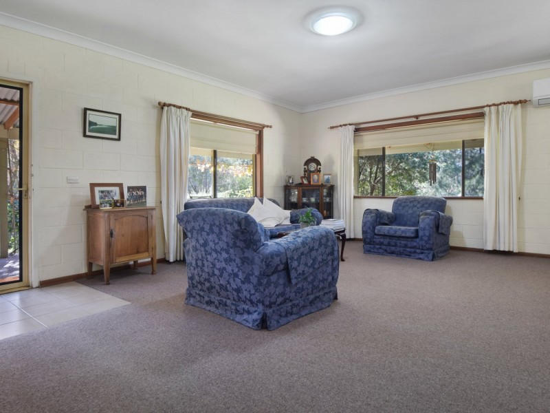 70 Pitstone Road, Young NSW 2594