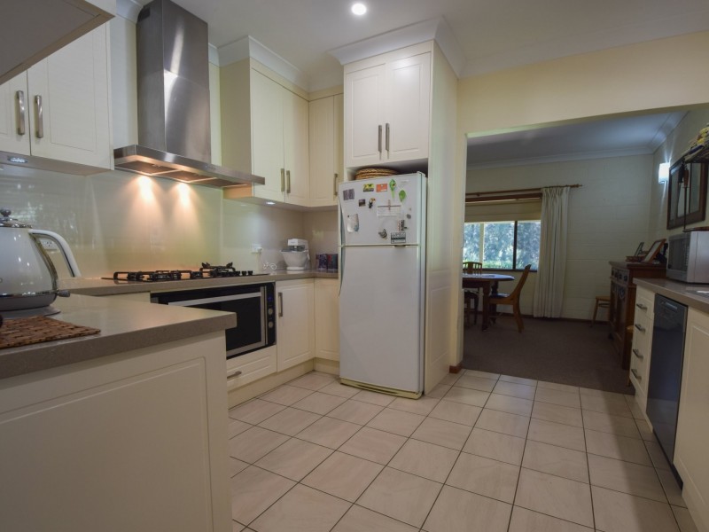 70 Pitstone Road, Young NSW 2594