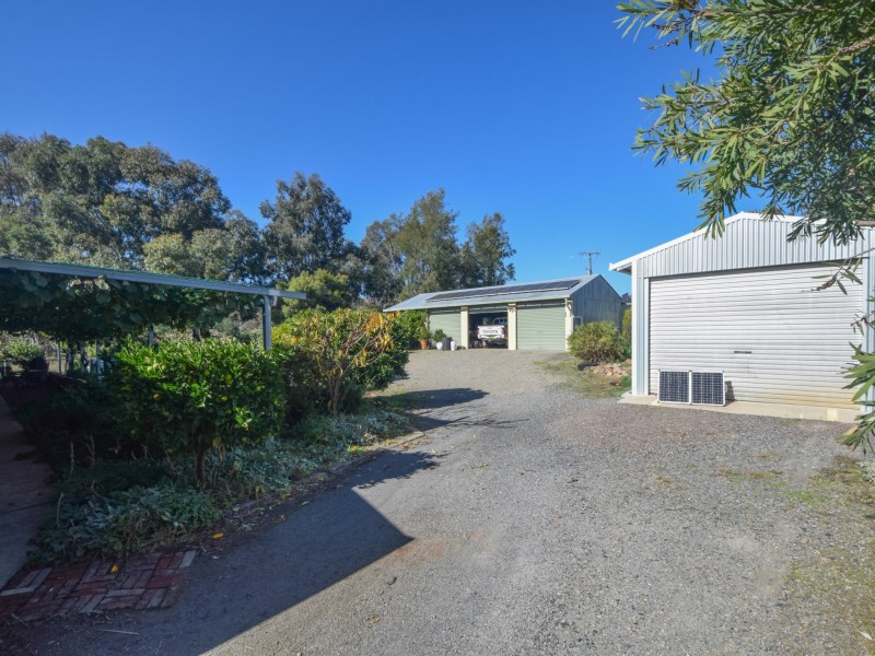 70 Pitstone Road, Young NSW 2594