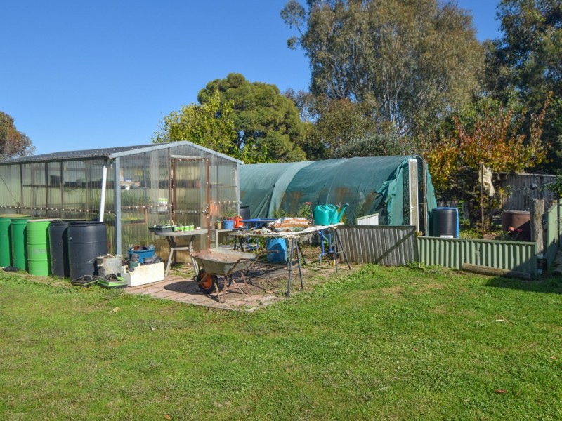 70 Pitstone Road, Young NSW 2594