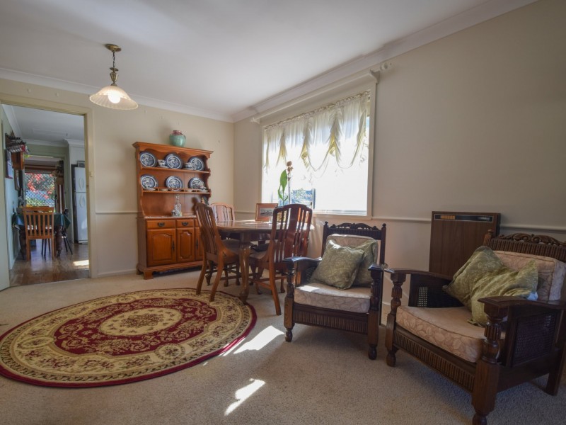 1 Crichton Crescent, Young NSW 2594