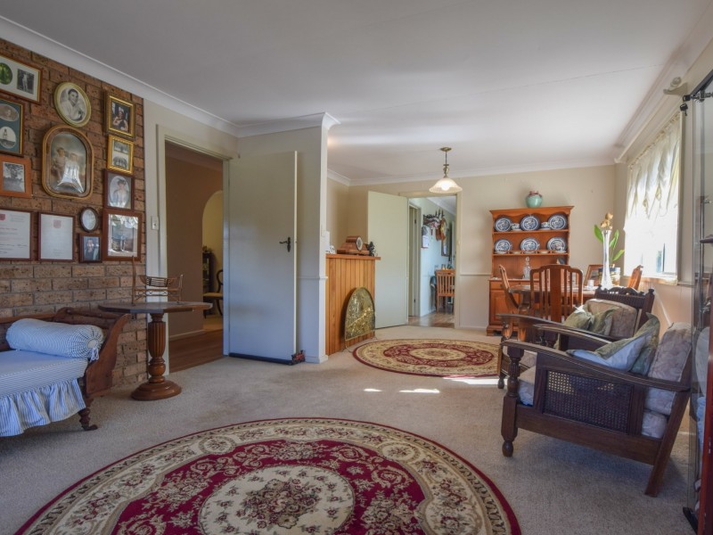 1 Crichton Crescent, Young NSW 2594