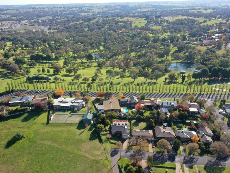 1 Crichton Crescent, Young NSW 2594