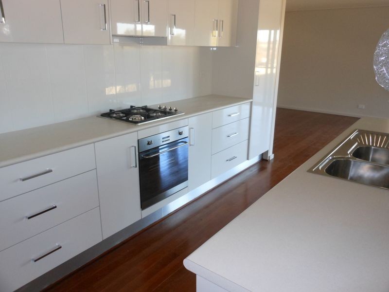 17 Henry Place, Young NSW 2594