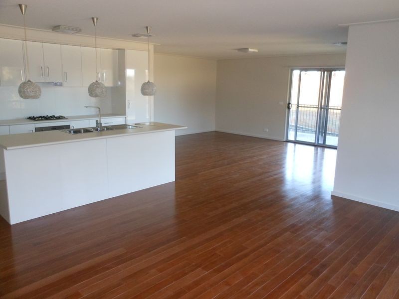 17 Henry Place, Young NSW 2594