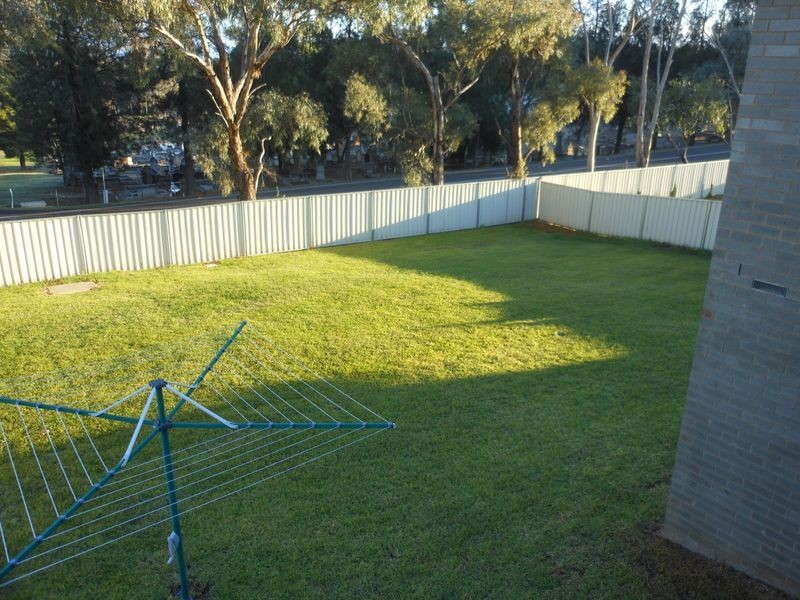 17 Henry Place, Young NSW 2594