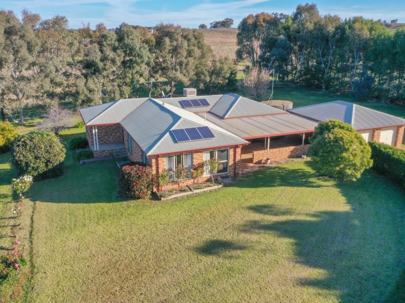 71 Kabardin Lane, Young NSW 2594