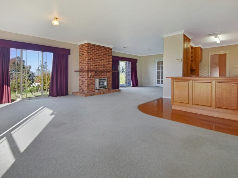 71 Kabardin Lane, Young NSW 2594