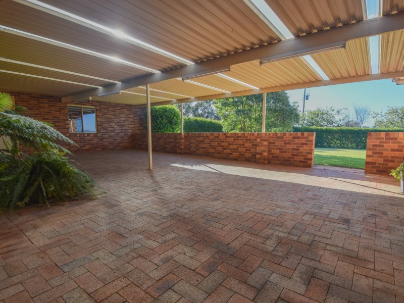 71 Kabardin Lane, Young NSW 2594