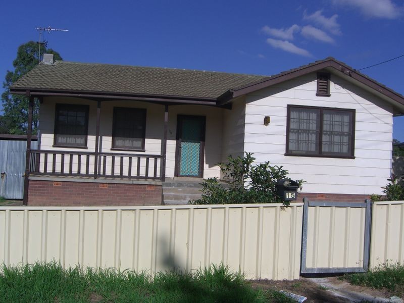 15 Bendick Street, Young NSW 2594