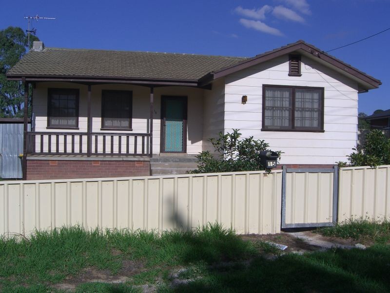 15 Bendick Street, Young NSW 2594