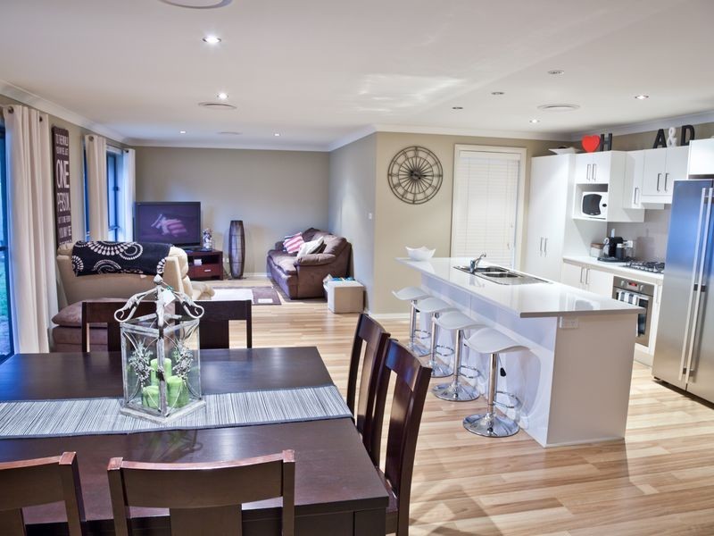 5B Garland Place, Young NSW 2594