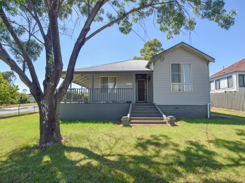 2 Main Street, Young NSW 2594