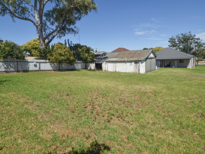 2 Main Street, Young NSW 2594