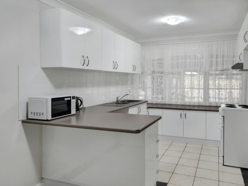 13 Chums Lane, Young NSW 2594