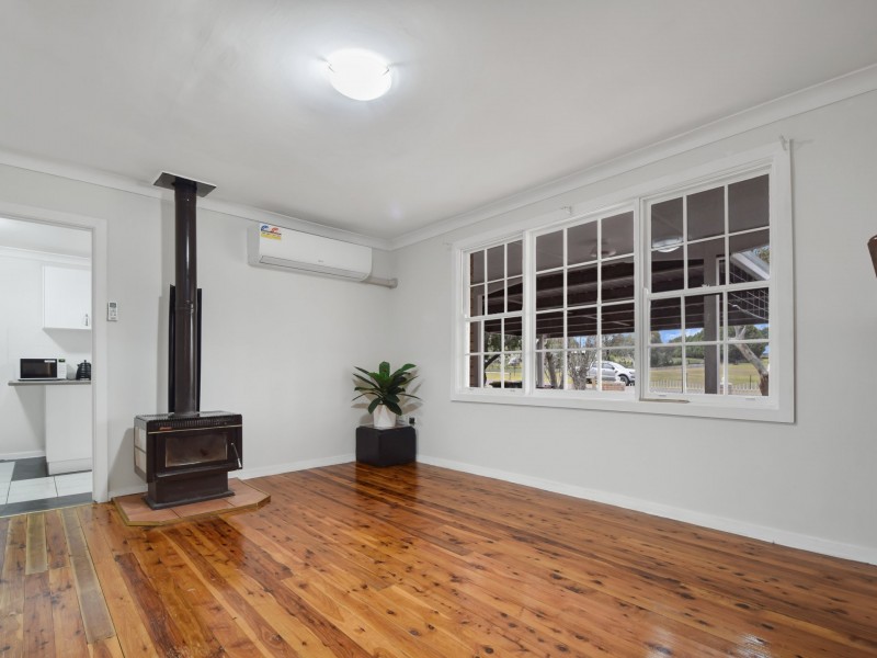 13 Chums Lane, Young NSW 2594