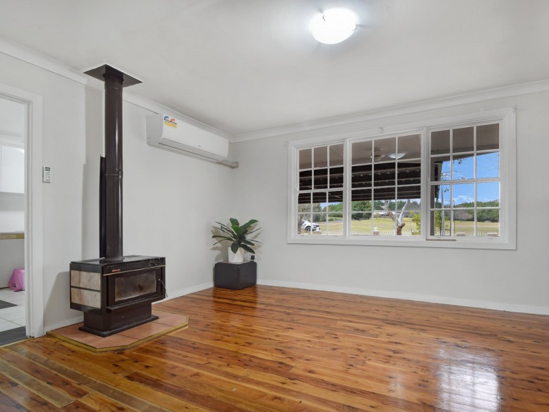 13 Chums Lane, Young NSW 2594