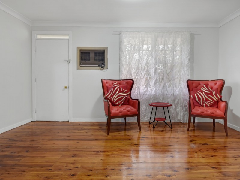 13 Chums Lane, Young NSW 2594