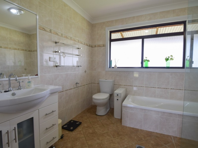 139 Monteagle Stock Route Road West, Young NSW 2594