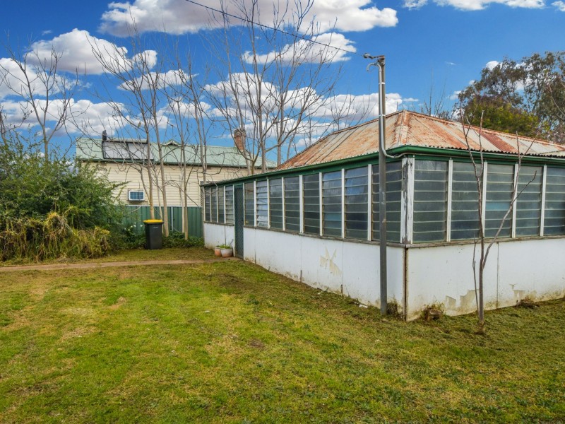 13 Stoneridge Street, Young NSW 2594