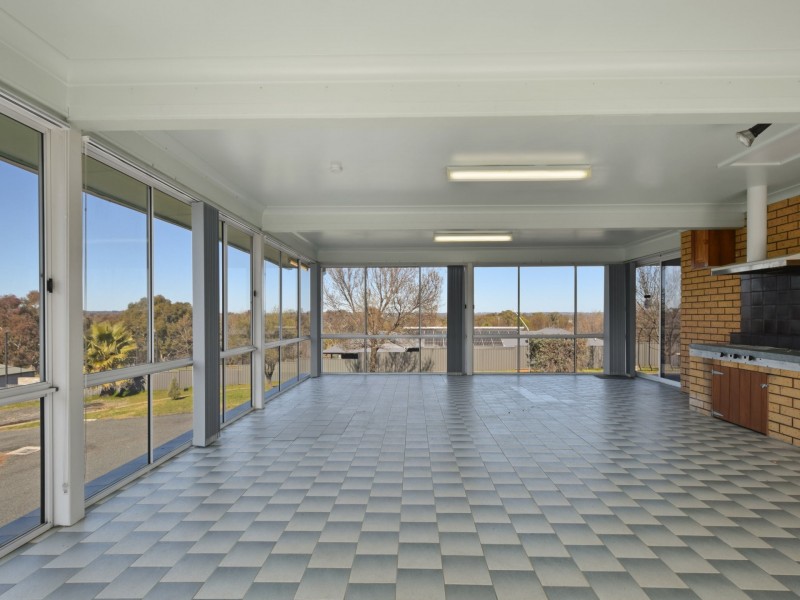 67 Fontenoy Street, Young NSW 2594