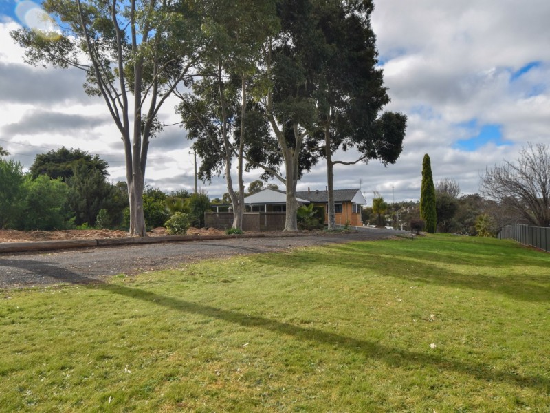 67 Fontenoy Street, Young NSW 2594