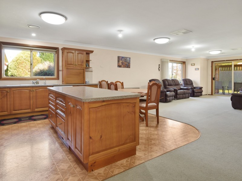 87 Thornhill Street, Young NSW 2594