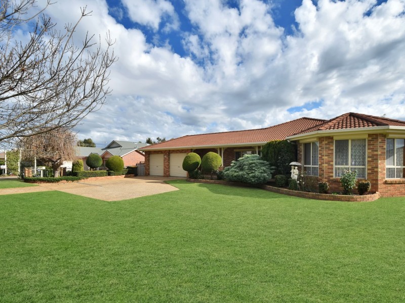 87 Thornhill Street, Young NSW 2594