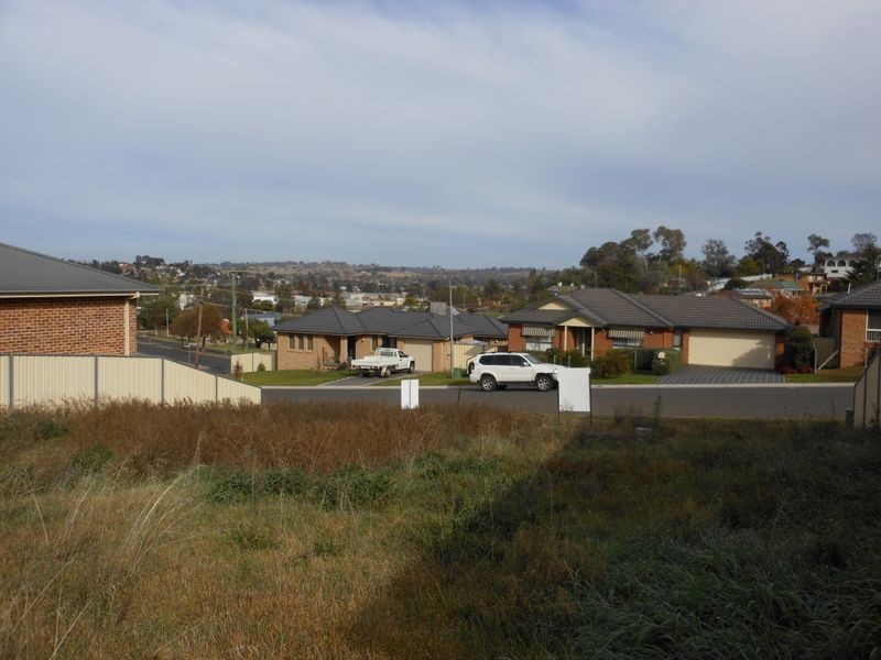 10 Hambrook Place, Young NSW 2594