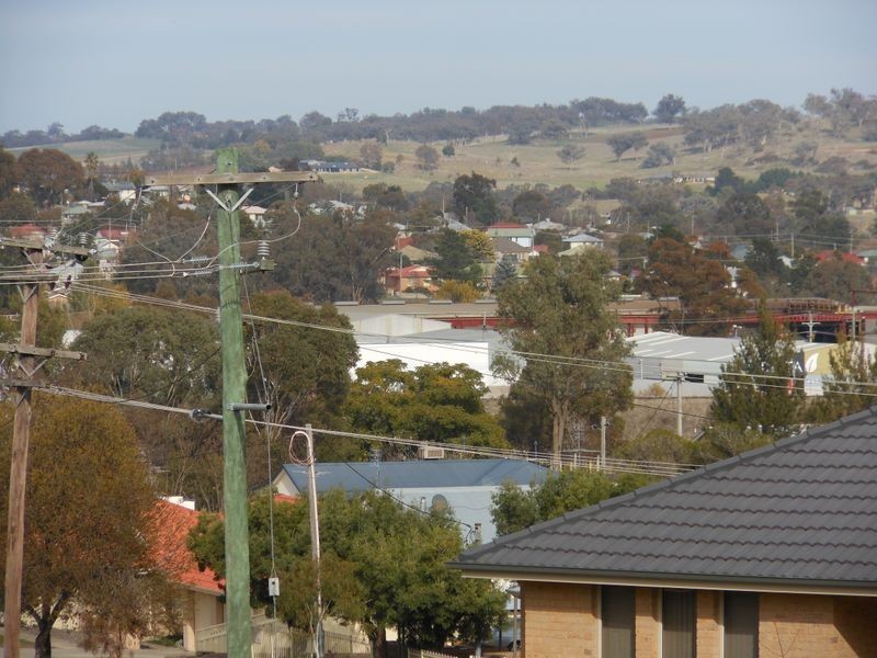 10 Hambrook Place, Young NSW 2594