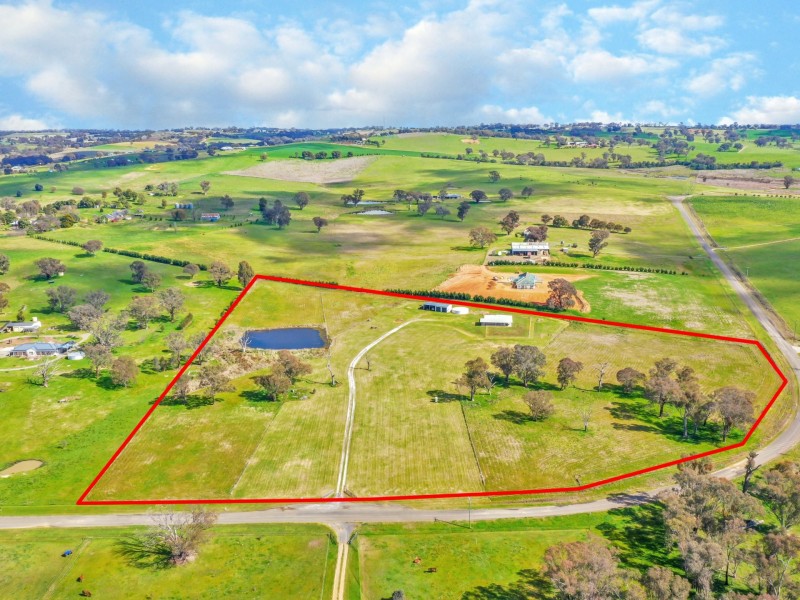 105 Wambanumba Drive, Young NSW 2594