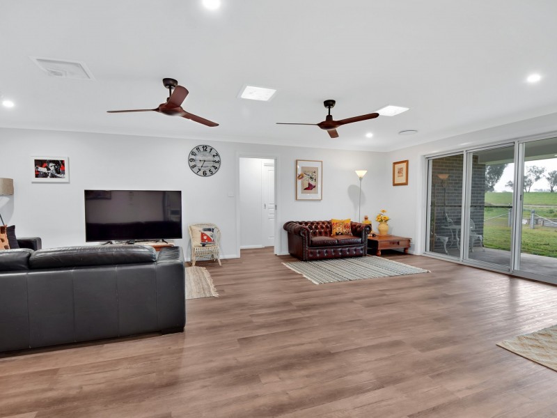 105 Wambanumba Drive, Young NSW 2594