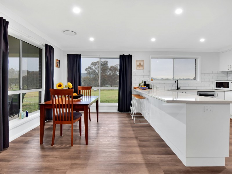 105 Wambanumba Drive, Young NSW 2594
