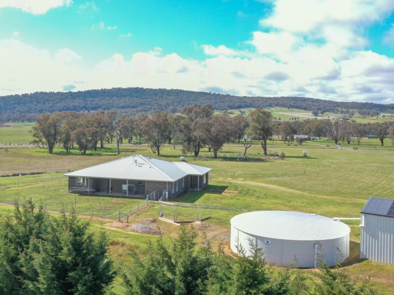 105 Wambanumba Drive, Young NSW 2594