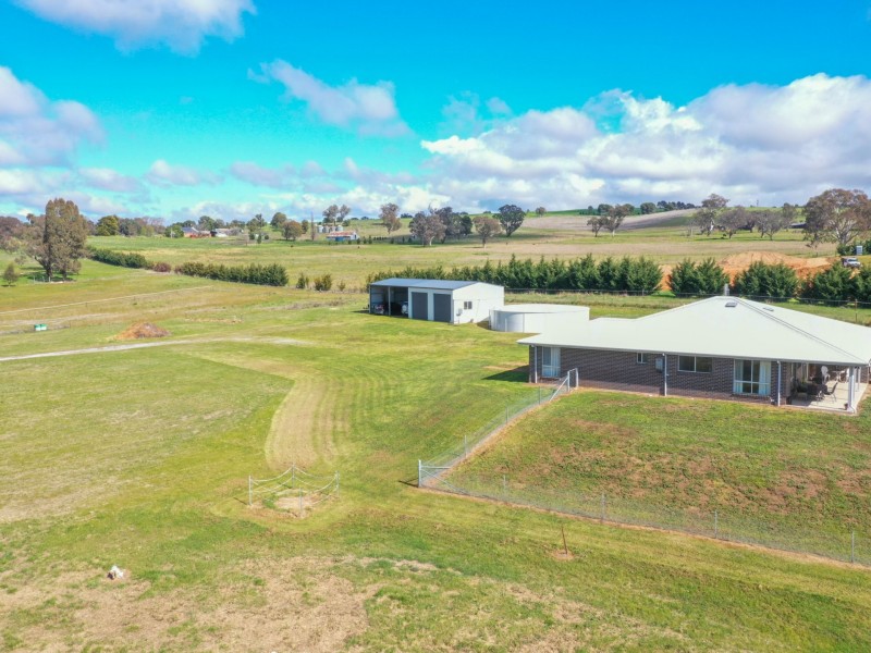 105 Wambanumba Drive, Young NSW 2594