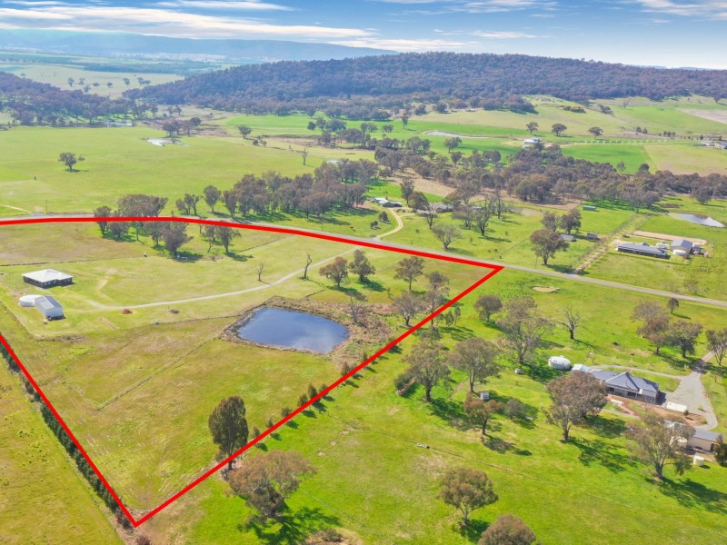 105 Wambanumba Drive, Young NSW 2594