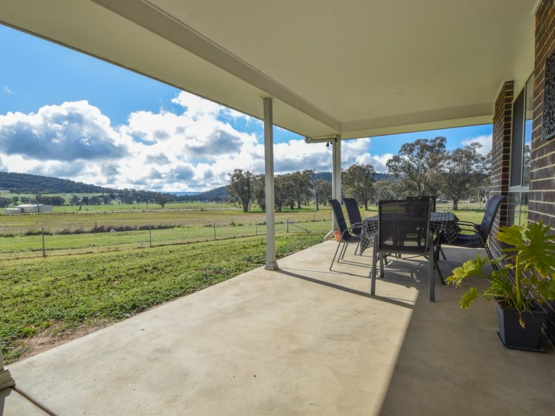 105 Wambanumba Drive, Young NSW 2594