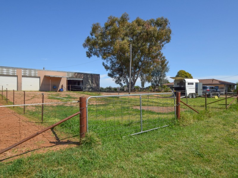 67 Windermere Street, Young NSW 2594